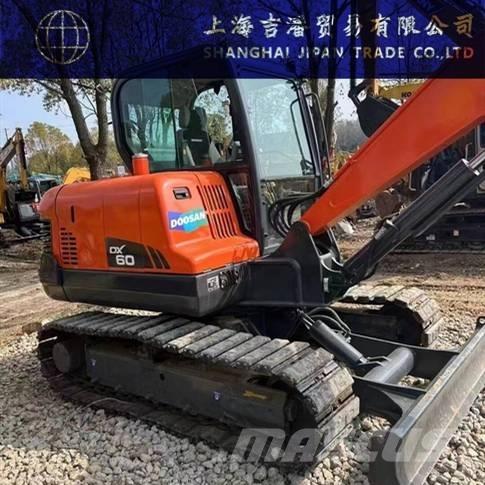 Doosan DX 60 Lánctalpas kotrók
