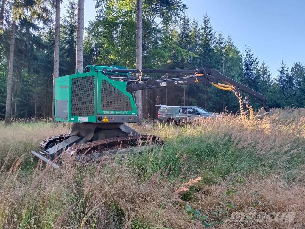 Neuson Forest 132HVT Betakarítók