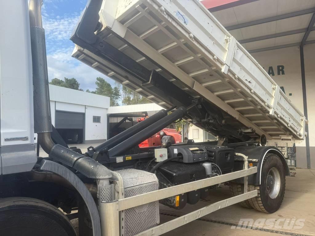 Mercedes-Benz 1833 Horgos rakodó teherautók