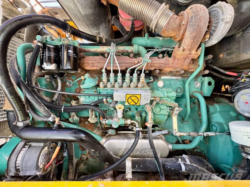 Volvo L 120 D Gumikerekes homlokrakodók
