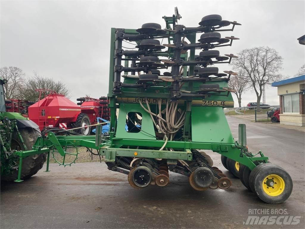 John Deere 750A 6m Precíziós vetőgépek