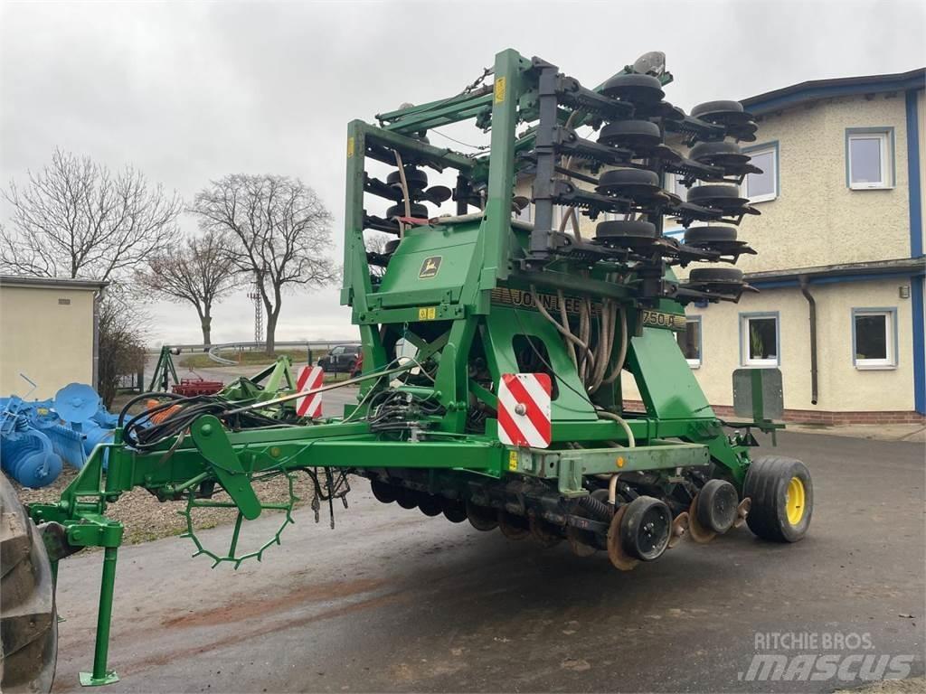 John Deere 750A 6m Precíziós vetőgépek