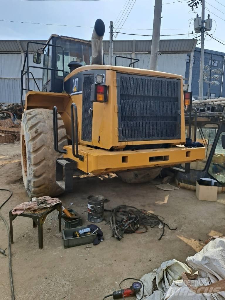 CAT 980 G Gumikerekes homlokrakodók