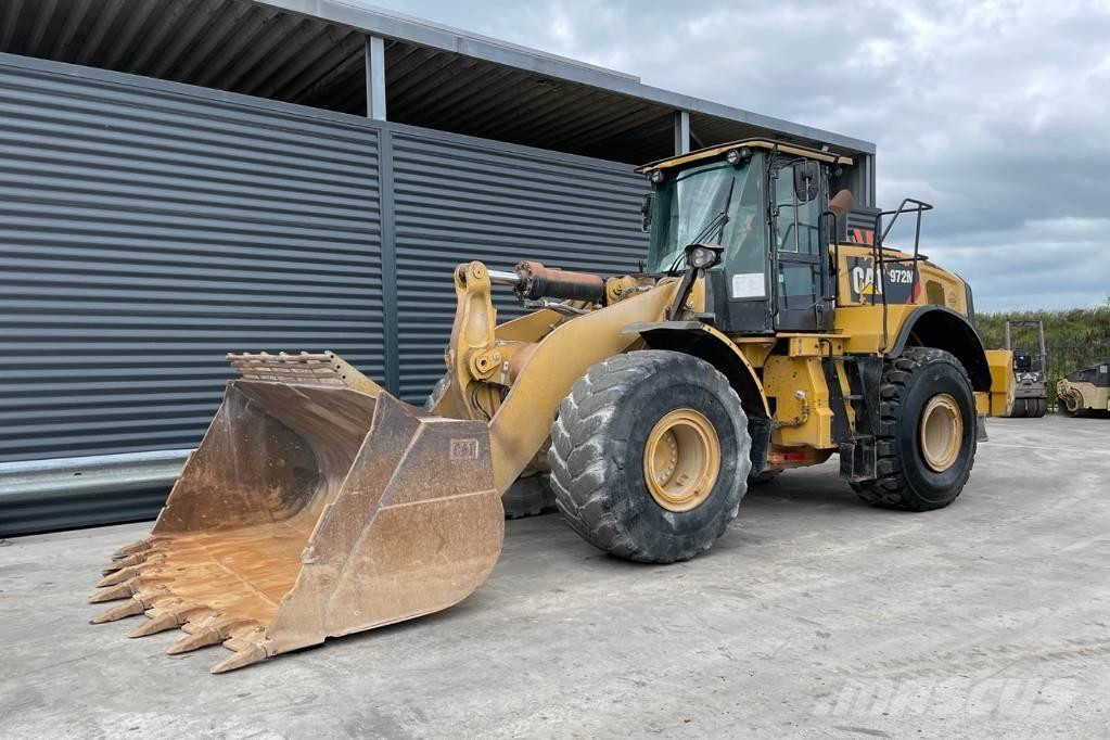 CAT 972M Gumikerekes homlokrakodók