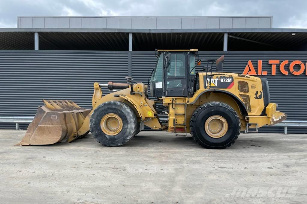 CAT 972M Gumikerekes homlokrakodók