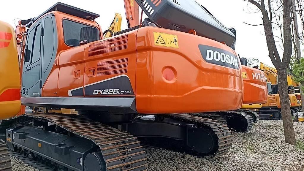 Doosan 225 LC-9 Lánctalpas kotrók