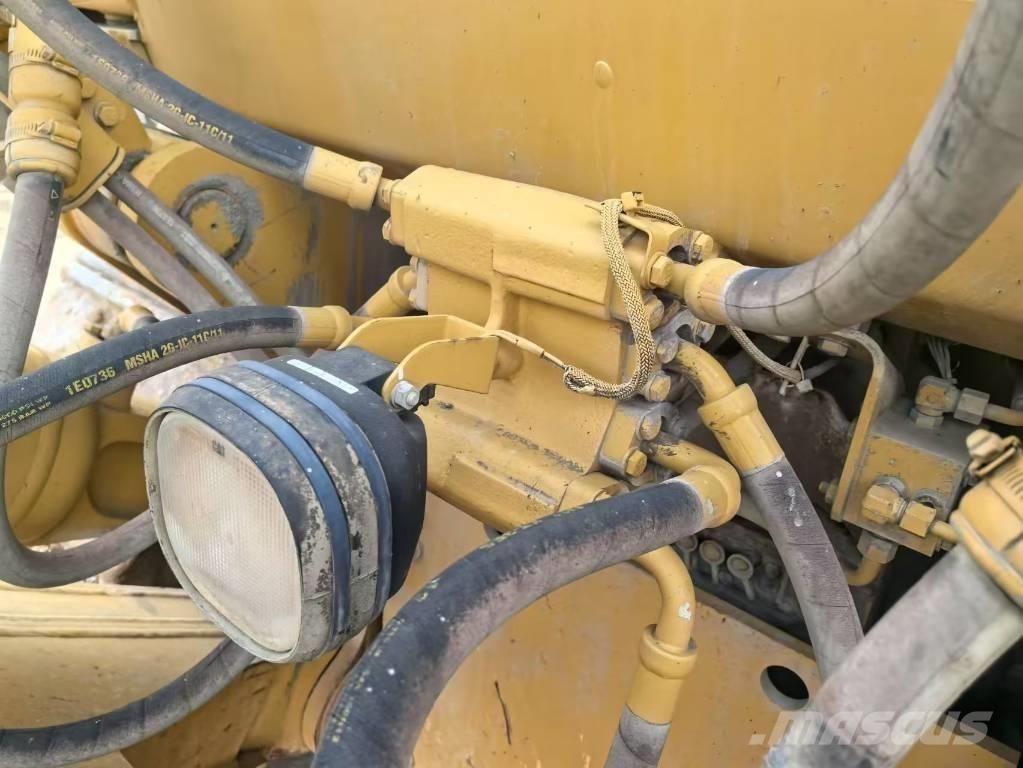 CAT D 8 T lánctalpas dózerek