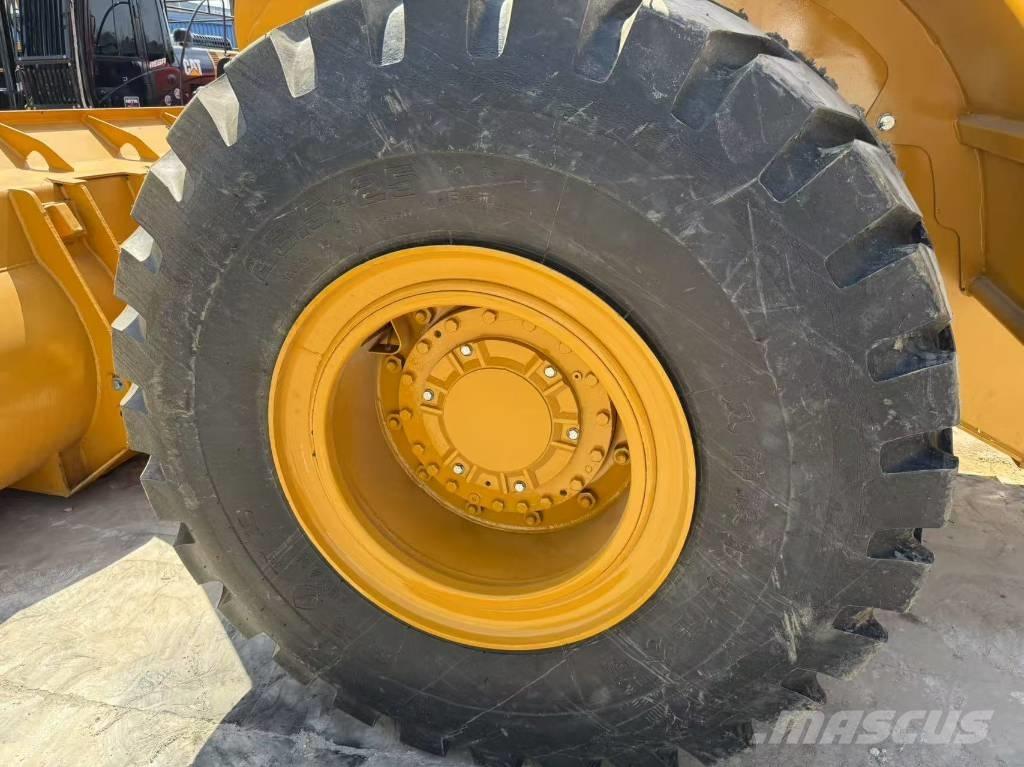CAT 950 GC Gumikerekes homlokrakodók