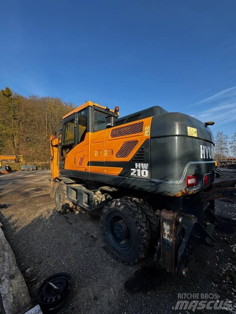 Hyundai HW 210 Gumikerekes kotrók