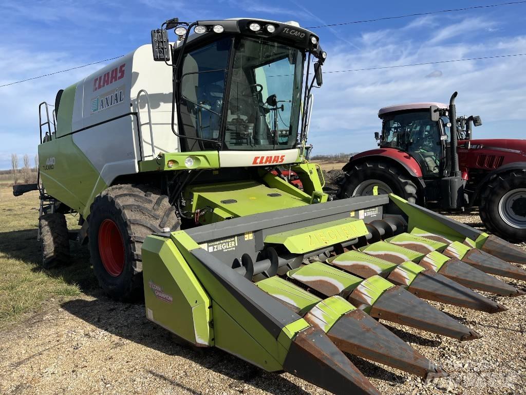 CLAAS Tucano 440 Kombájnok