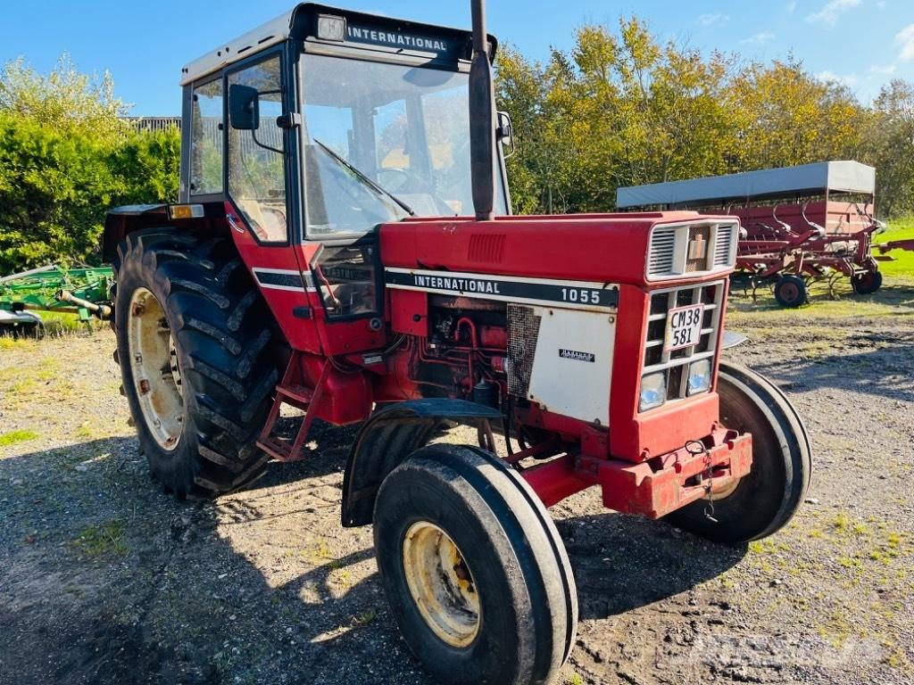 International 1055 Traktorok
