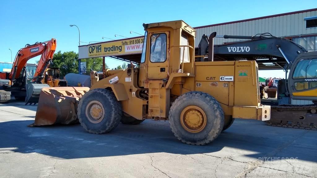 CAT 950 B Gumikerekes homlokrakodók