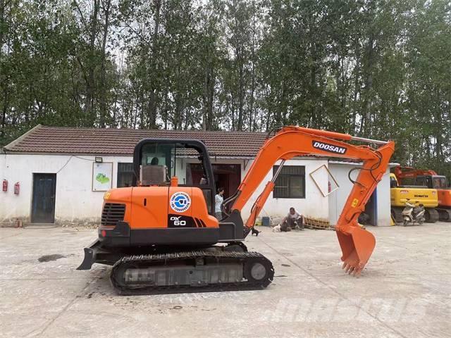 Doosan dx60 Lánctalpas kotrók