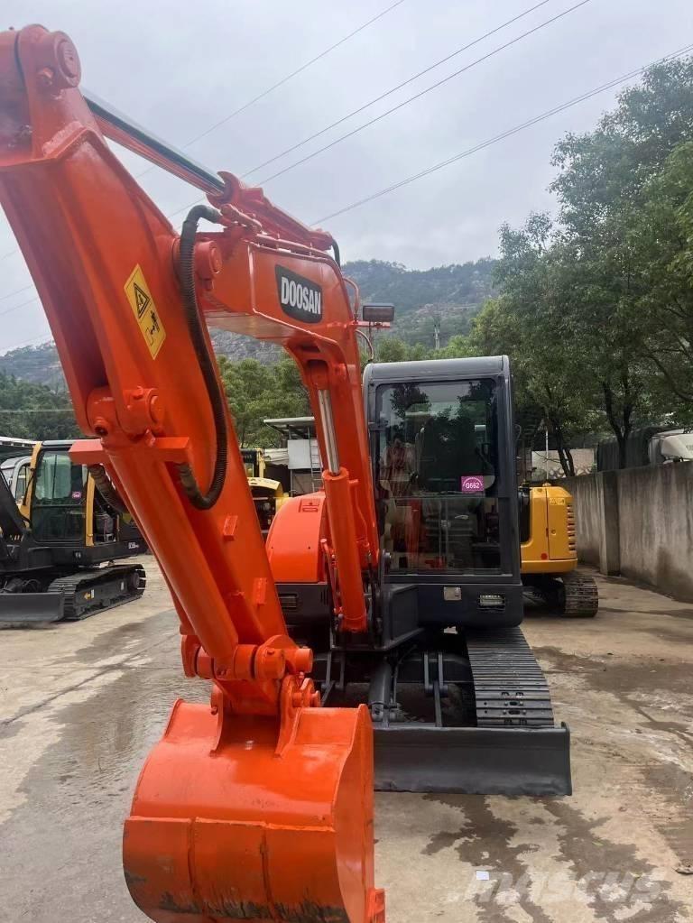 Doosan DH 60-7 Mini kotrók < 7t