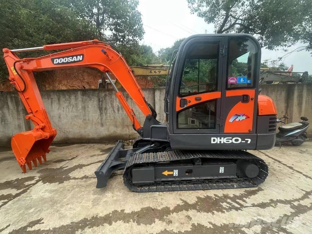 Doosan DH 60-7 Mini kotrók < 7t