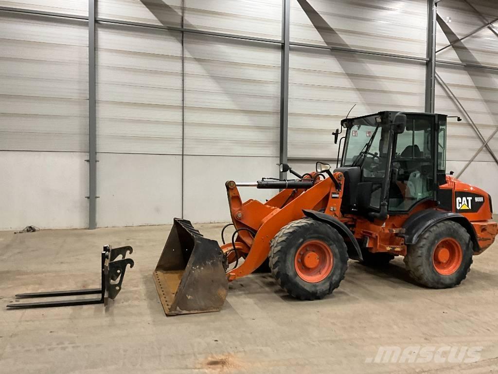 CAT 908 H Gumikerekes homlokrakodók