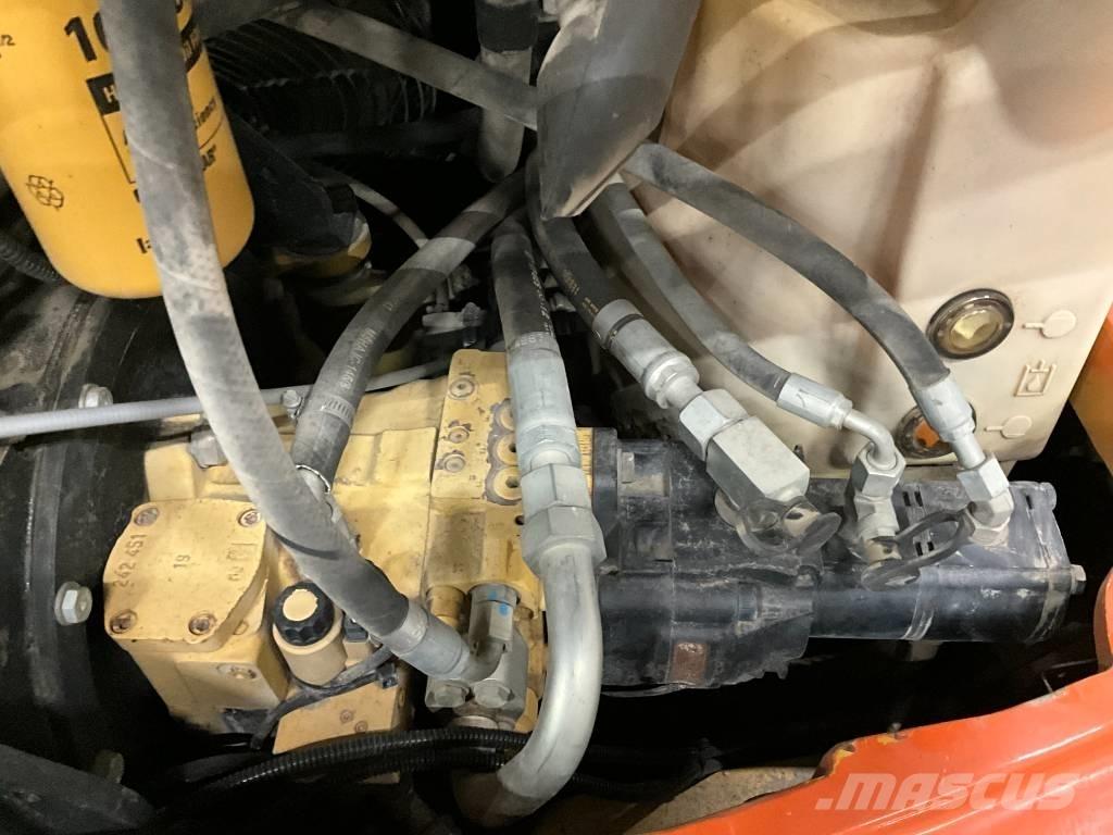 CAT 908 H Gumikerekes homlokrakodók