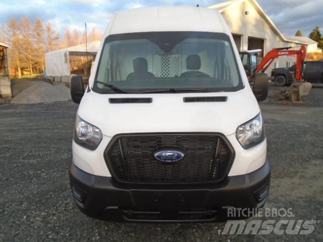 Ford Transit 250 Transporterek