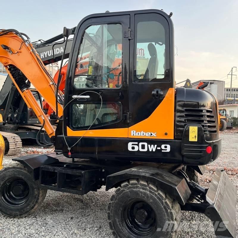 Hyundai R60W-9 Gumikerekes kotrók