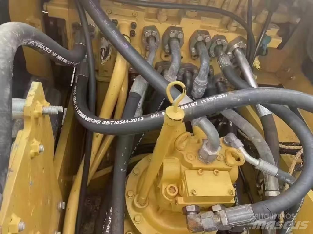 CAT 320 D Lánctalpas kotrók