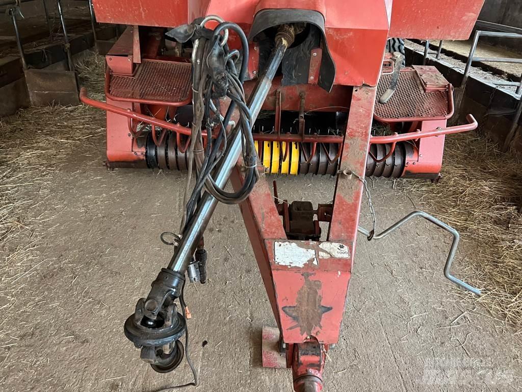 Hesston 4600 Szögletes bálázók