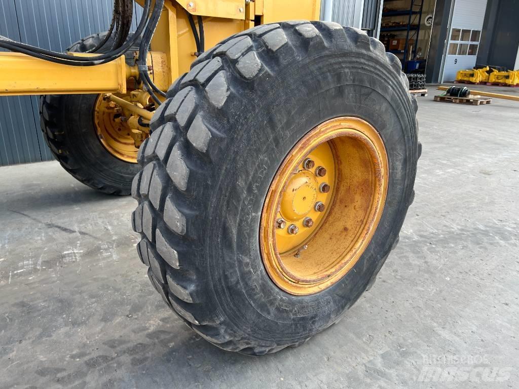 CAT 140K Gréderek