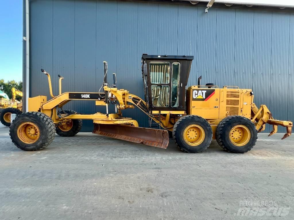 CAT 140K Gréderek