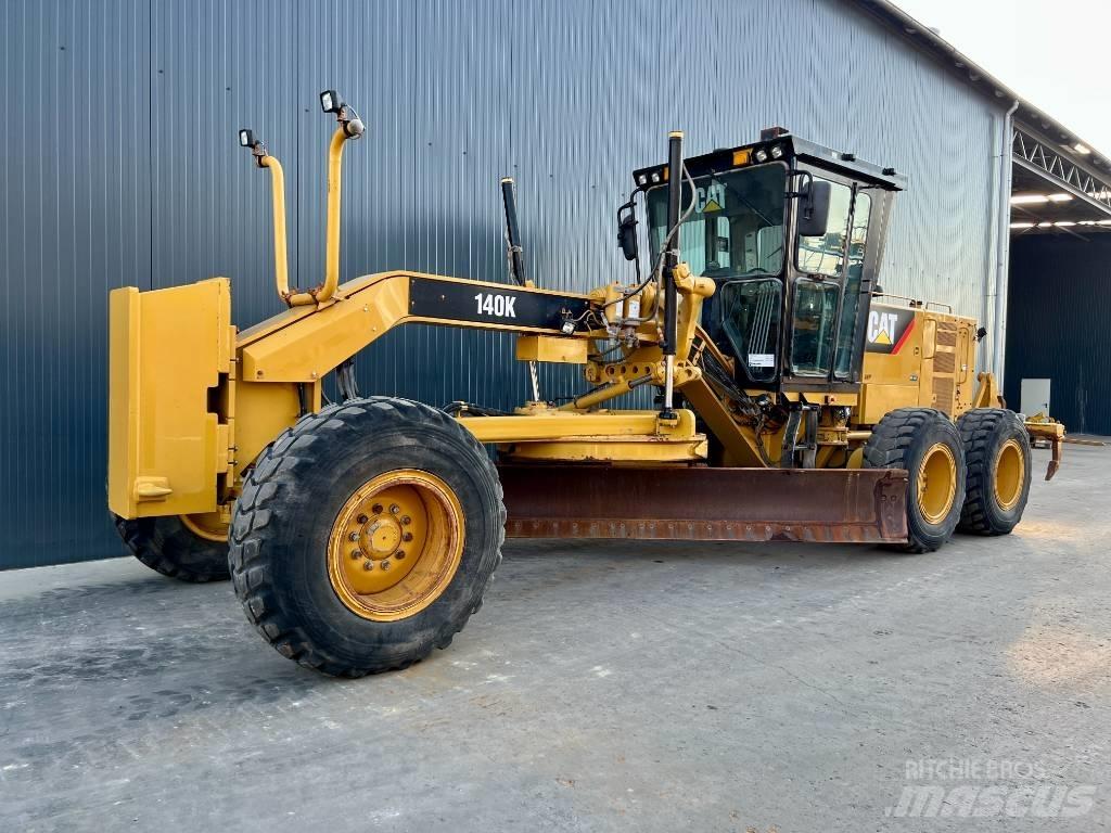 CAT 140K Gréderek