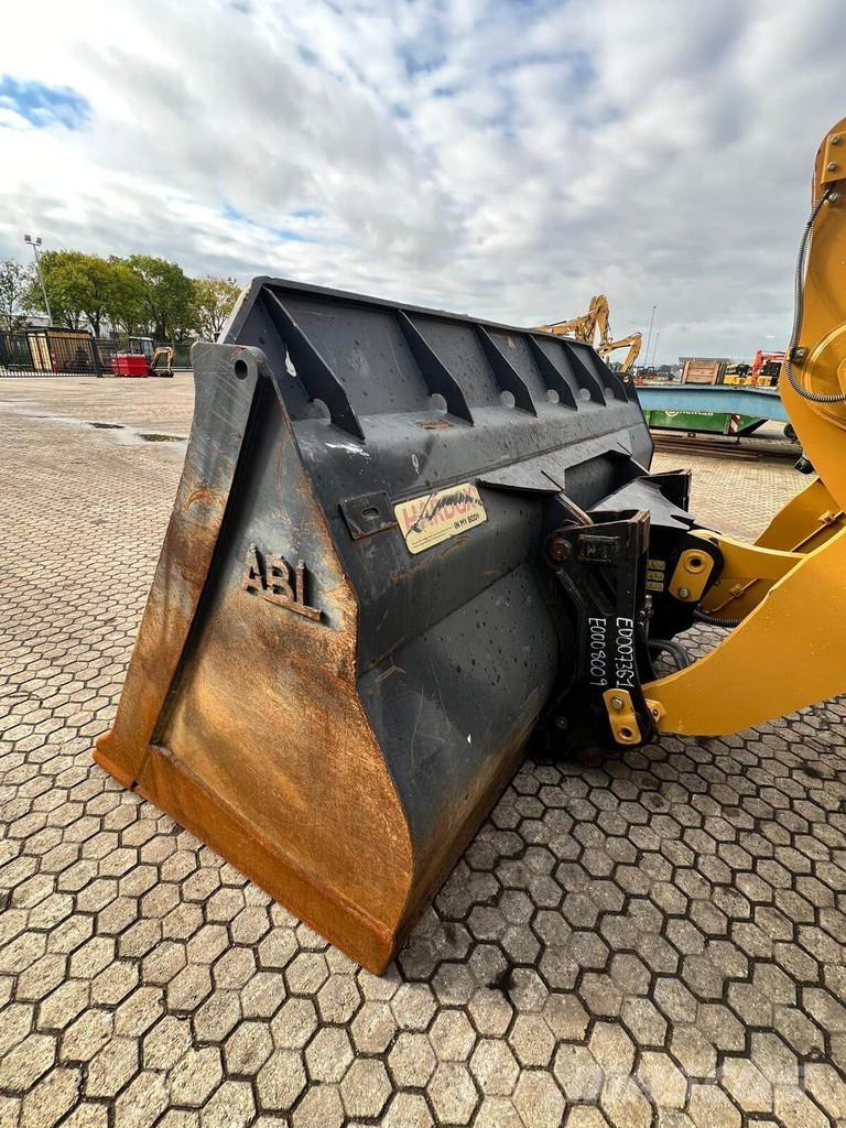 CAT 950GC Gumikerekes homlokrakodók