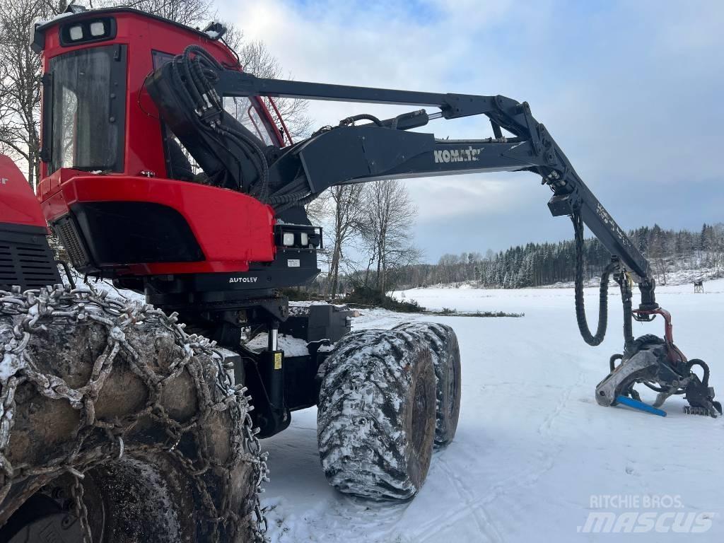Komatsu 951 Betakarítók