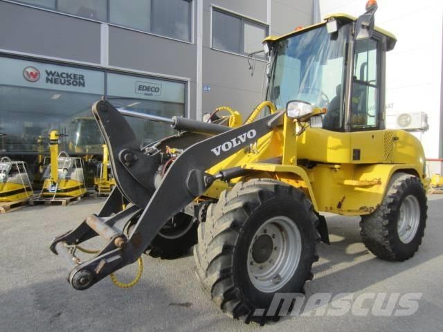 Volvo L 35 Gumikerekes homlokrakodók