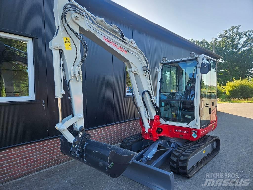 Takeuchi TB 240 Mini kotrók < 7t