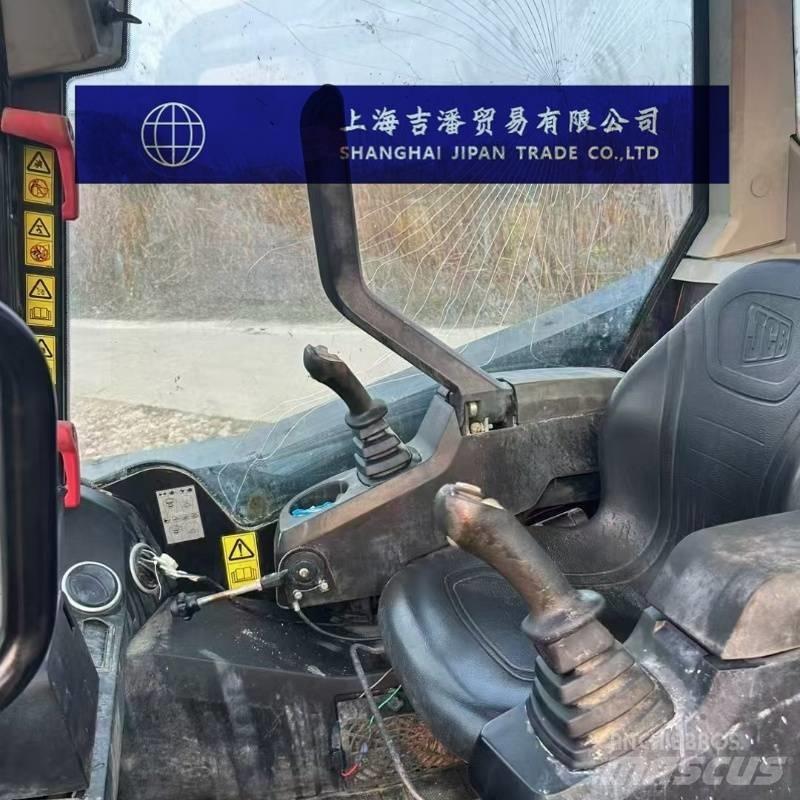 JCB 155 Kompaktrakodók