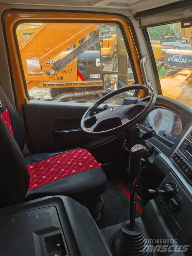 XCMG xct80l5 Terepdaruk