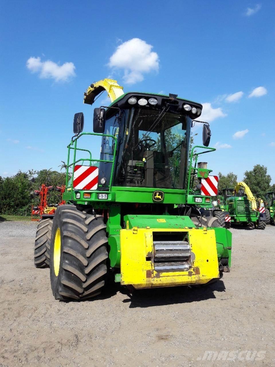 John Deere 7350 Önjáró szecskázók
