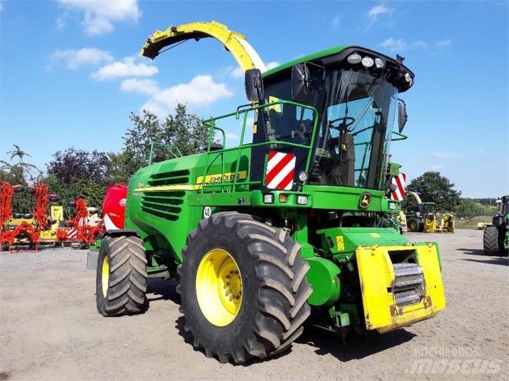 John Deere 7350 Önjáró szecskázók