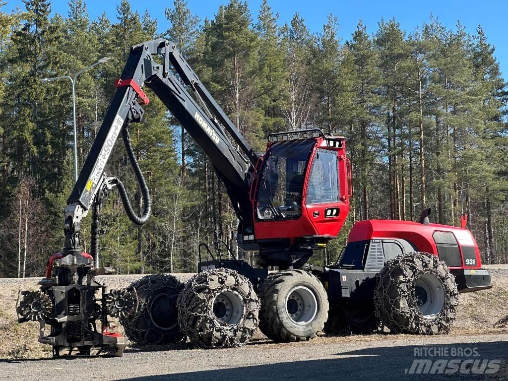 Komatsu 931 Betakarítók