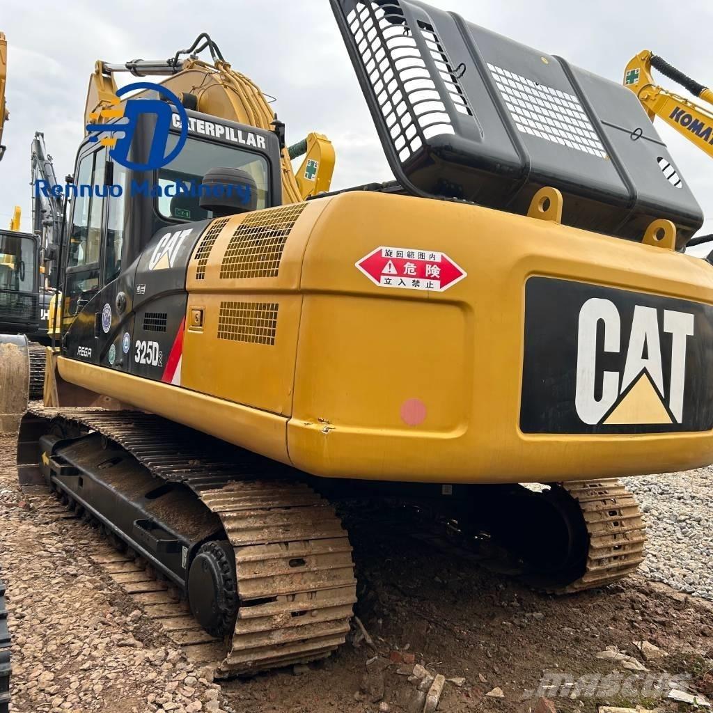 CAT 325D2 Lánctalpas kotrók