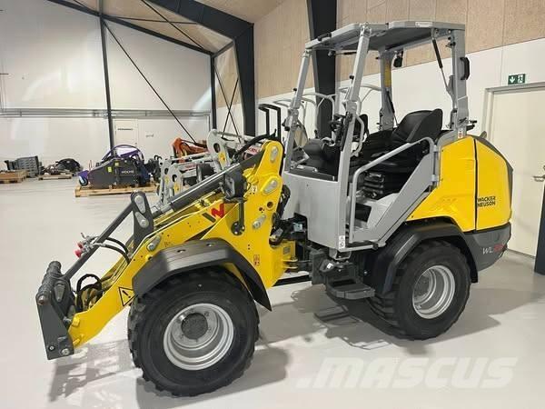 Wacker Neuson WL 28 Gumikerekes homlokrakodók