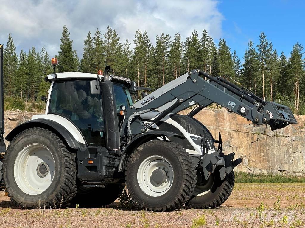 Valtra T 174 Traktorok