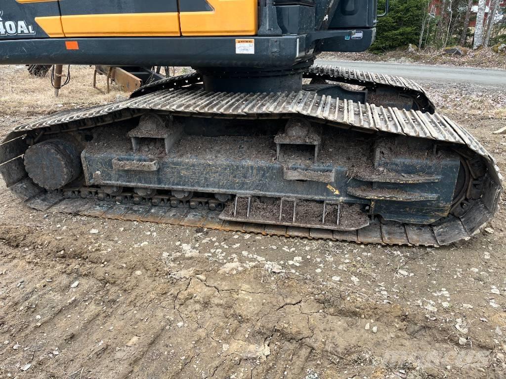 Hyundai HX 140 AL Lánctalpas kotrók