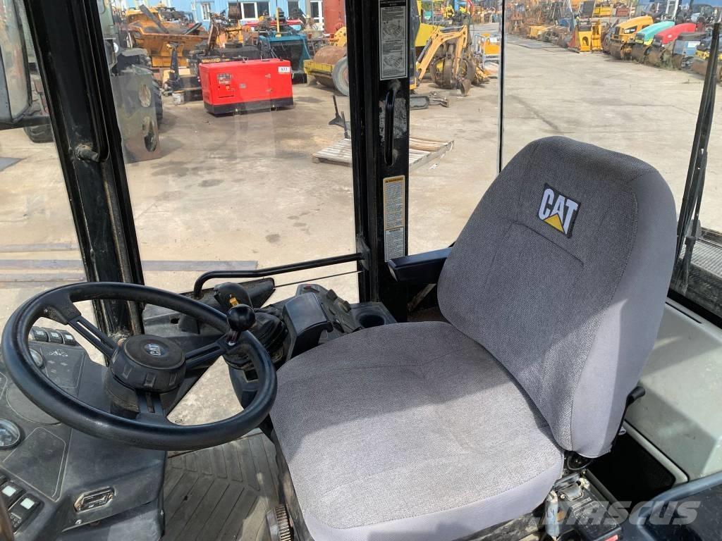 CAT 908 Gumikerekes homlokrakodók