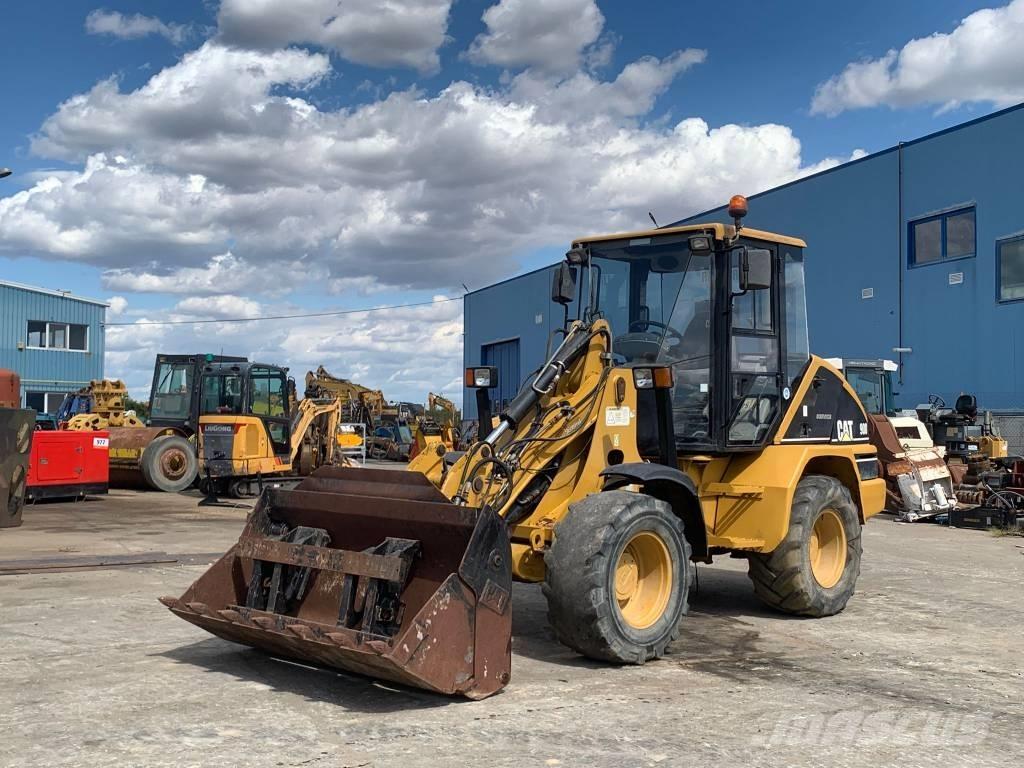 CAT 908 Gumikerekes homlokrakodók