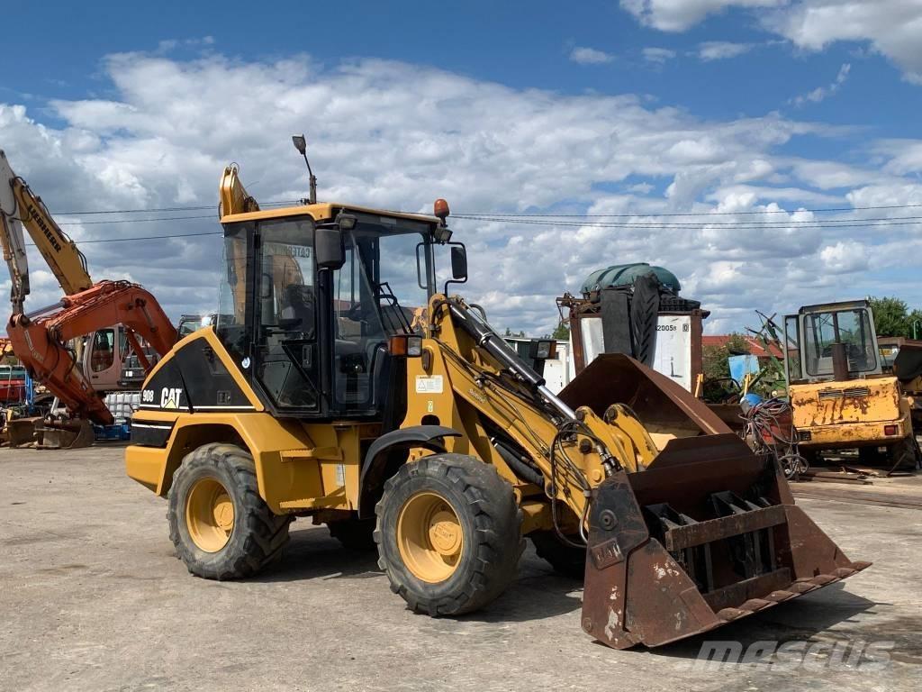 CAT 908 Gumikerekes homlokrakodók
