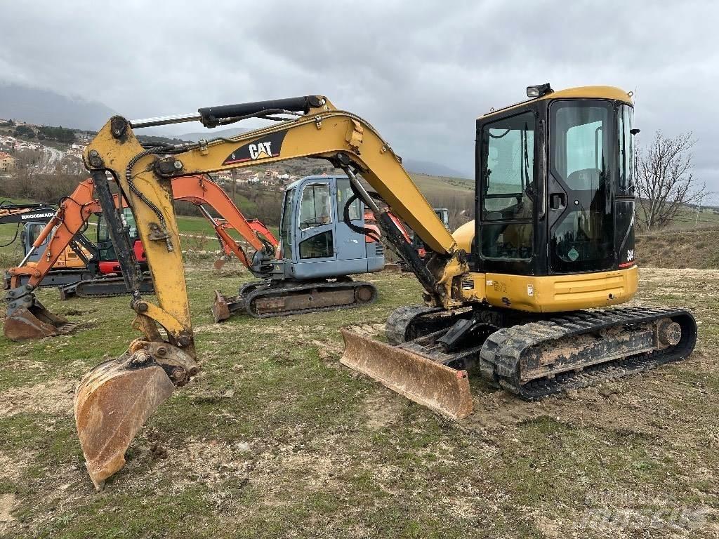 CAT 304 CR Mini kotrók < 7t