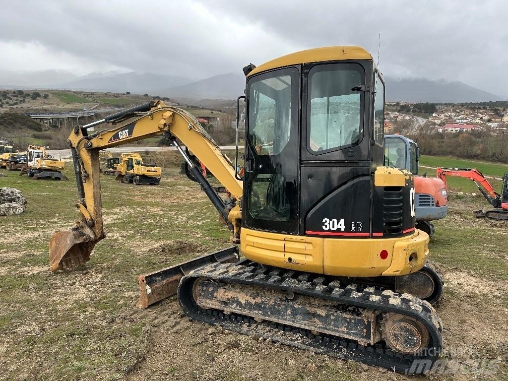CAT 304 CR Mini kotrók < 7t