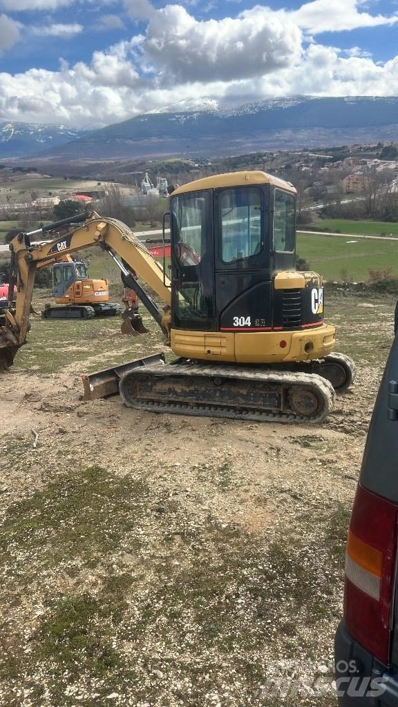 CAT 304 CR Mini kotrók < 7t