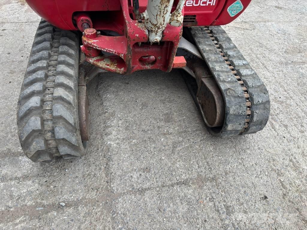 Takeuchi TB 230 Mini kotrók < 7t
