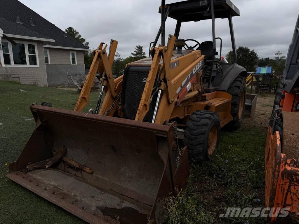 CASE 570 M XT Gumikerekes homlokrakodók