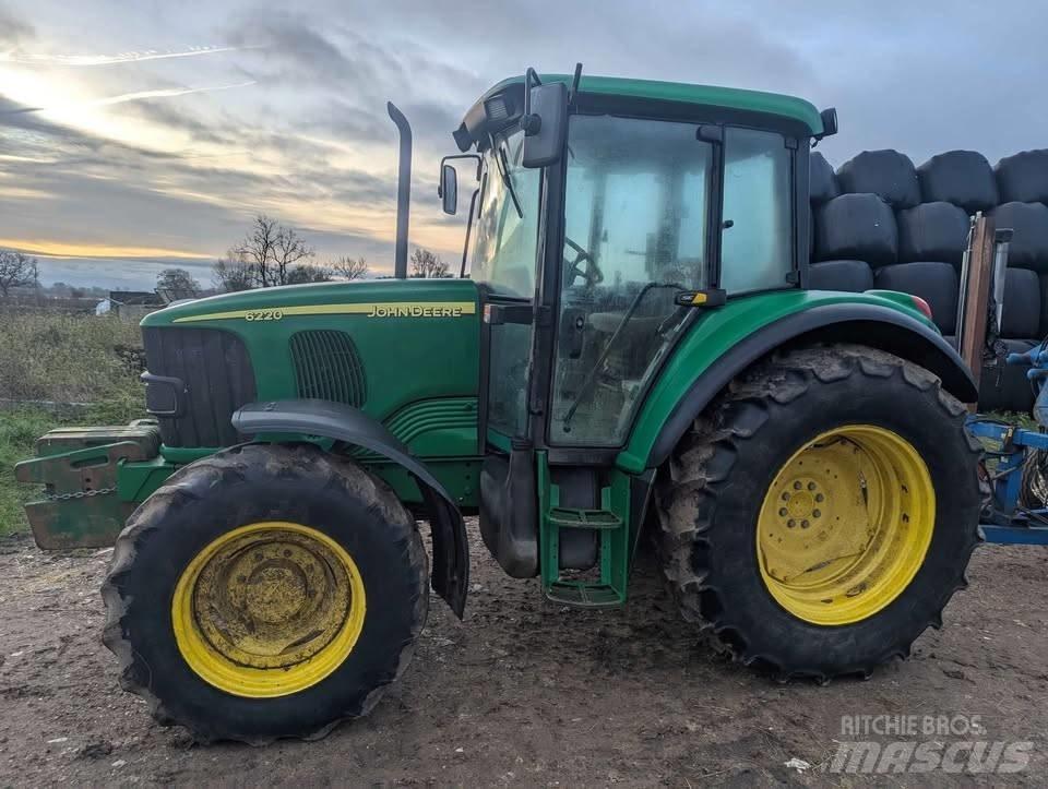 John Deere 6220 SE Traktorok